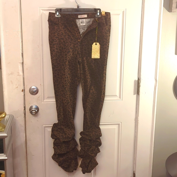 Leopard Print Pants with a slouched bottom - Picture 1 of 2